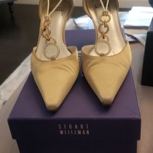 Stuart Weitzman gold dress shoes